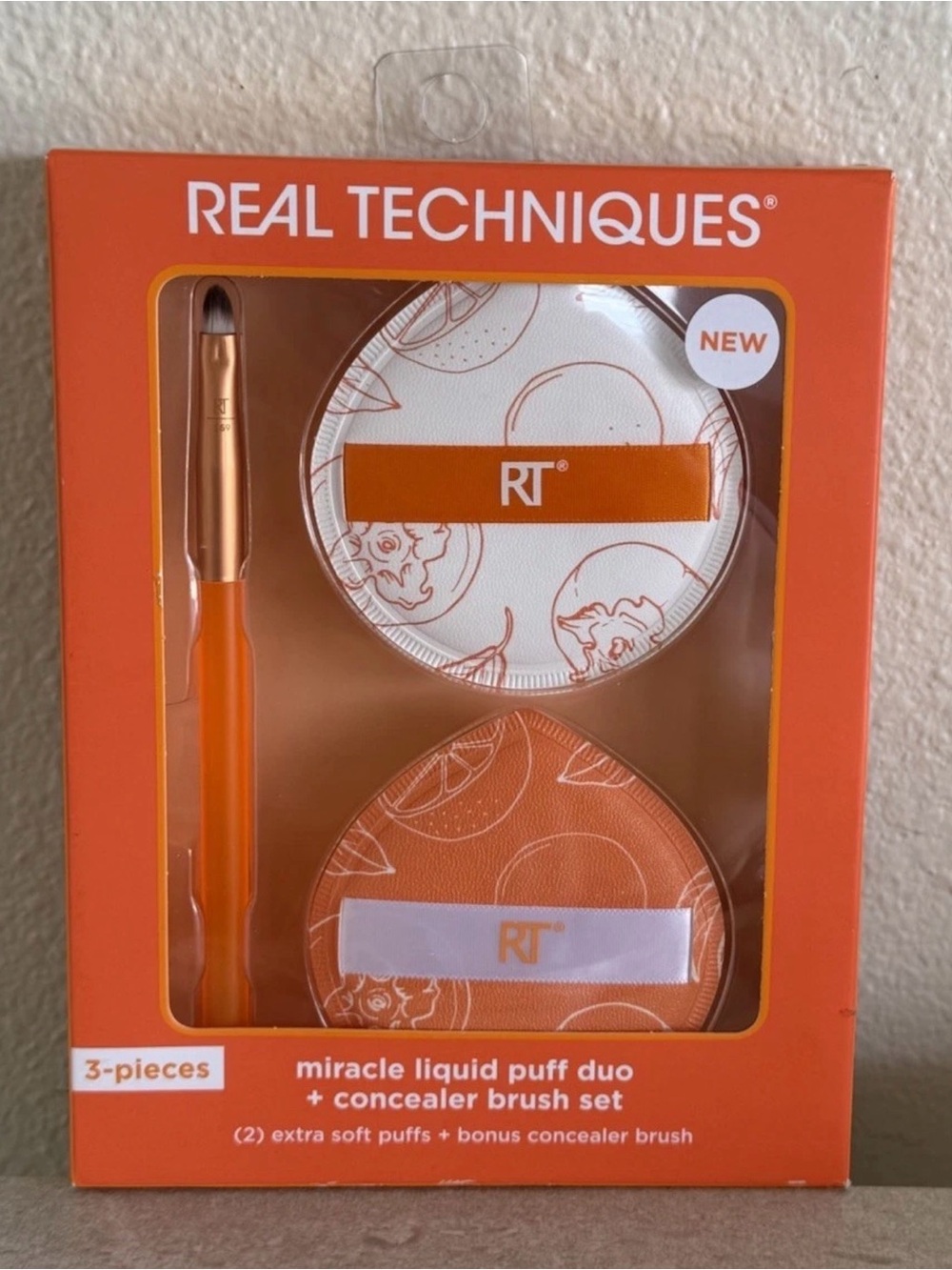 Real Techniques Miracle Puff Duo & Concealer Brush Set NWT Sealed